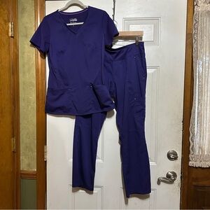 Healing Hands Purple Label Women Scrub: Tori Yoga Pants MP, Juliet Top M Purple